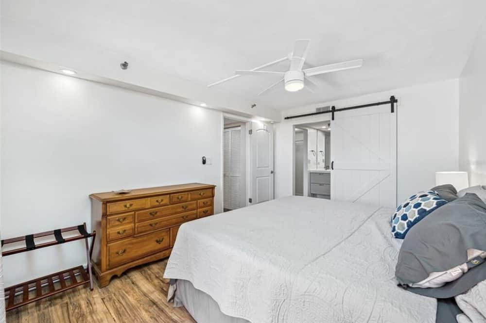 Photo of Bedroom in Pinellas Point