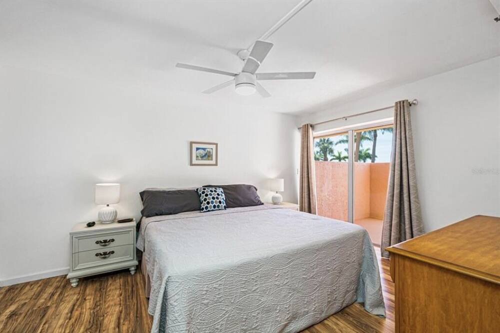 Photo of Bedroom in Pinellas Point