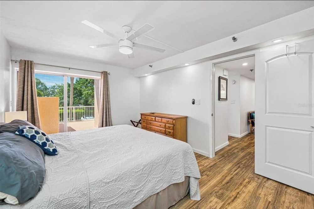 Photo of Bedroom in Pinellas Point