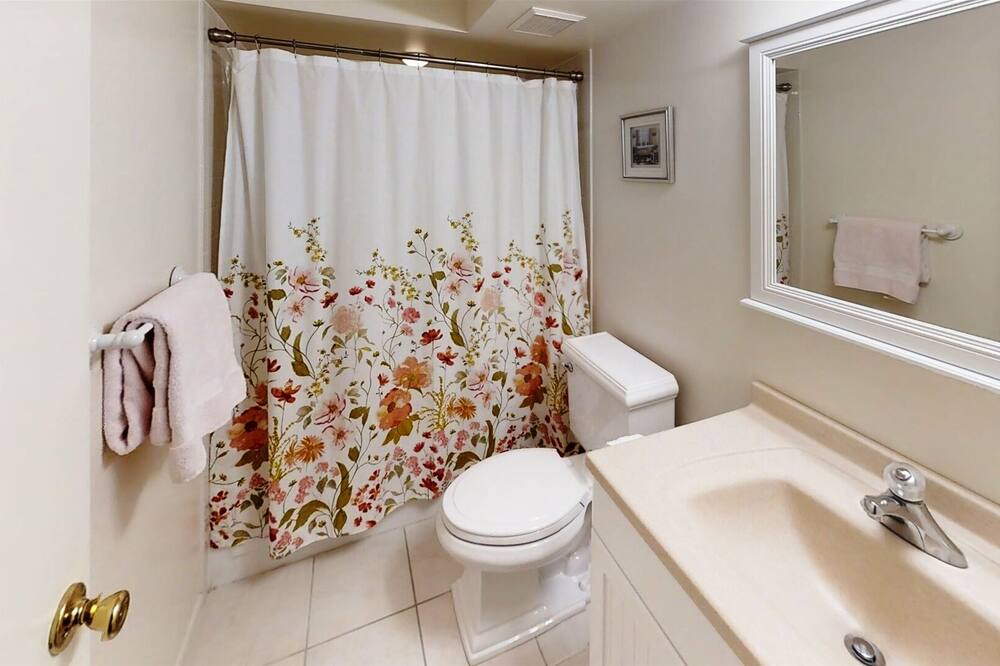 Photo of Bathroom in The Meadows