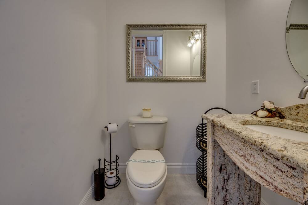 Photo of Bathroom in Peninsula Point