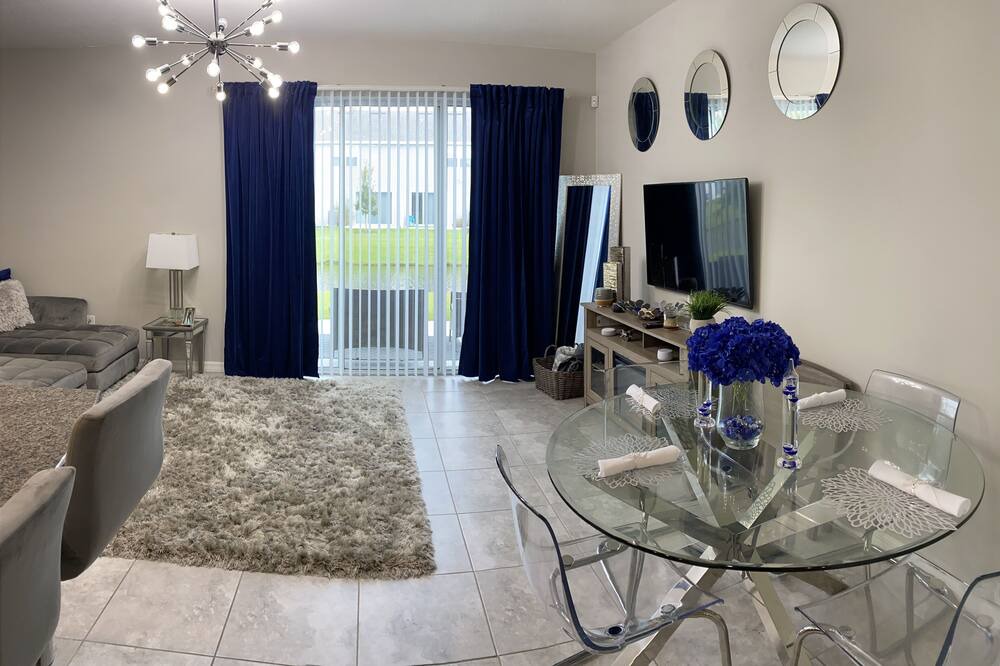 Photo of Livingroom in Riverview