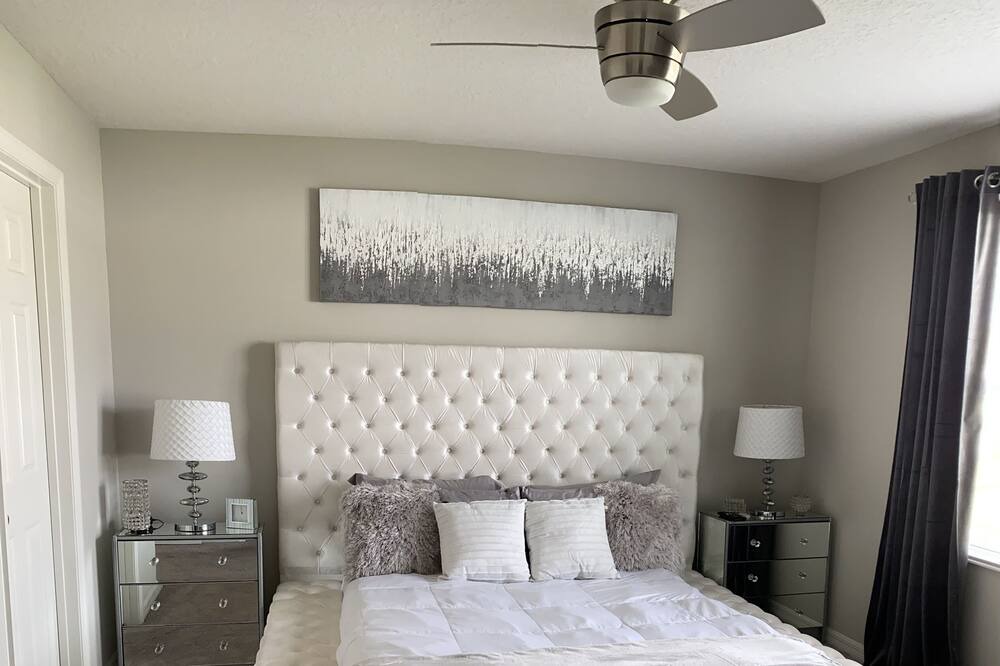 Photo of Bedroom in Riverview