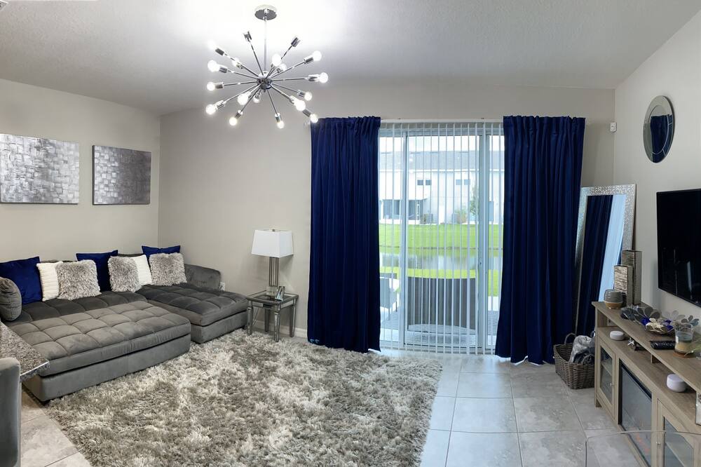 Photo of Livingroom in Riverview