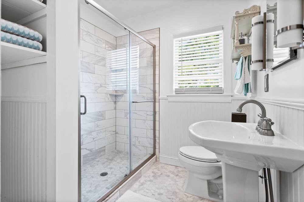 Photo of Bathroom in United Central
