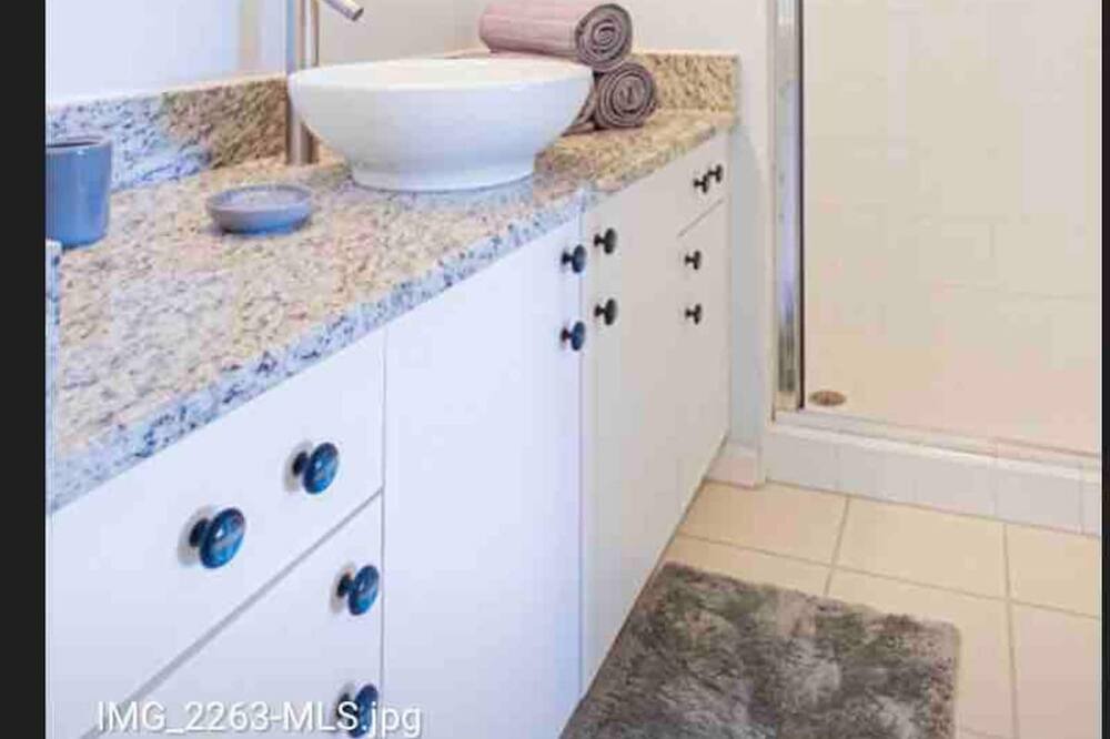 Photo of Bathroom in Naples