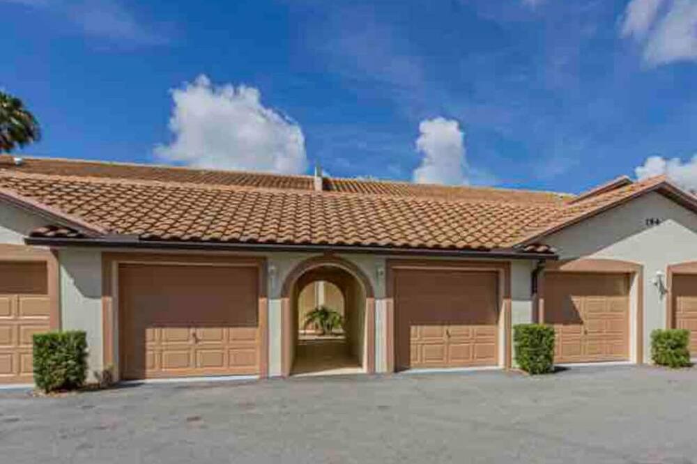Photo of Outdoor in Naples