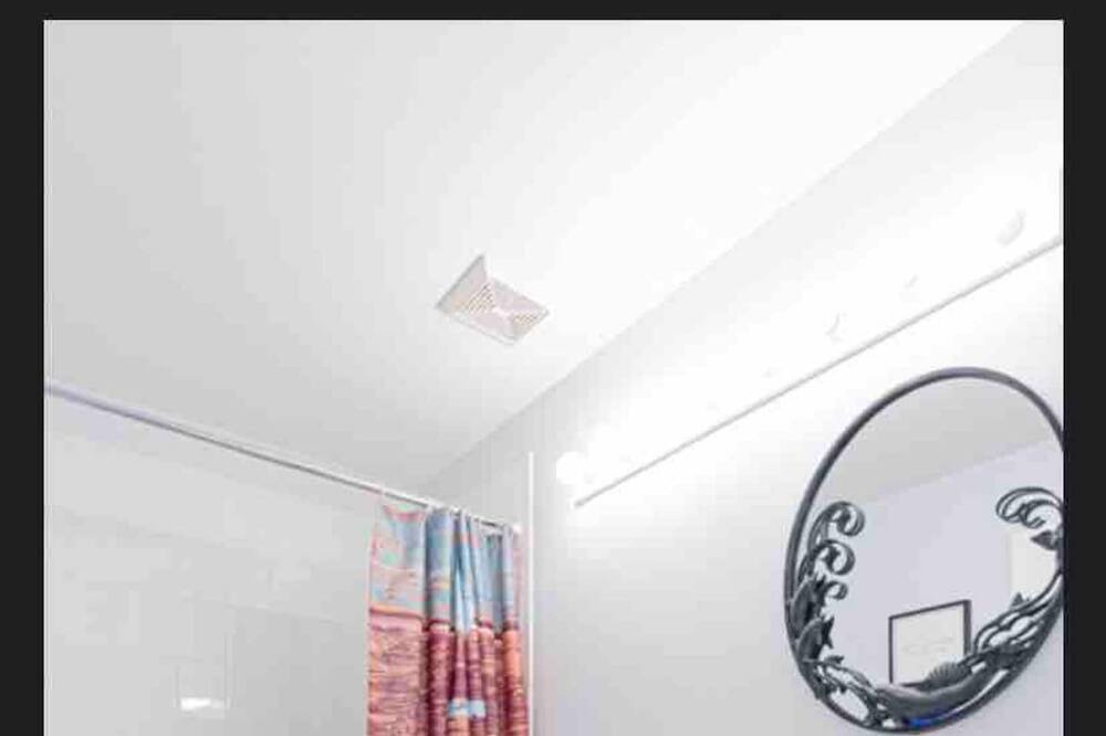 Photo of Bathroom in Naples