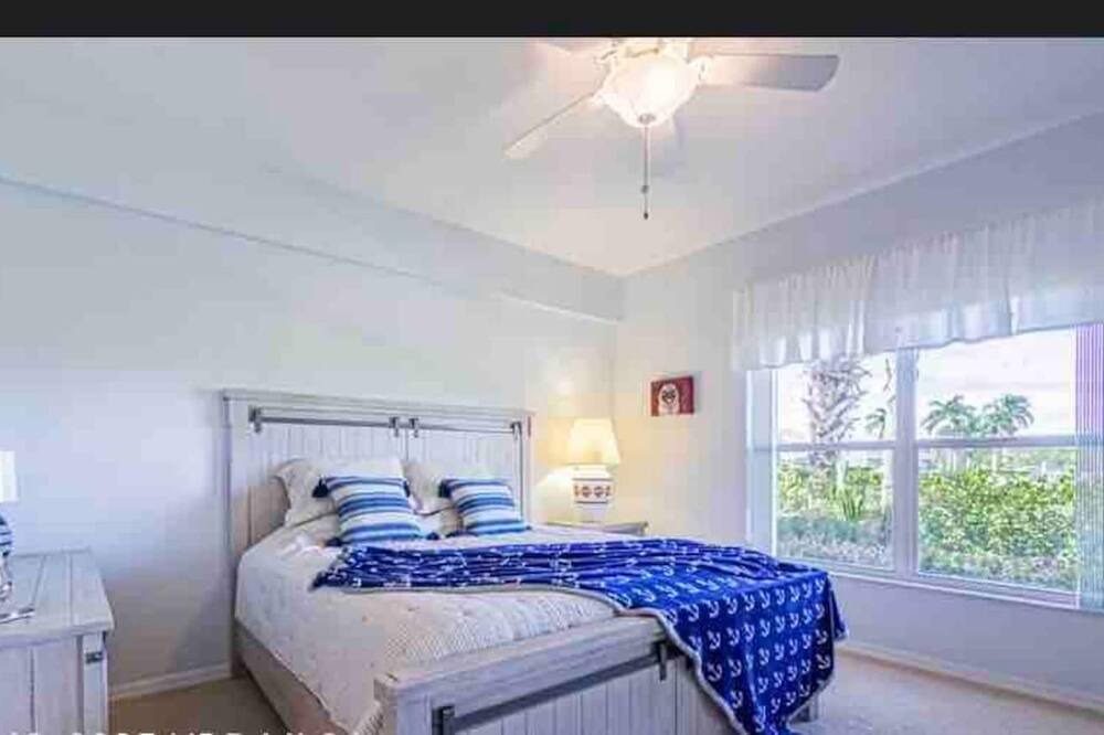 Photo of Bedroom in Naples