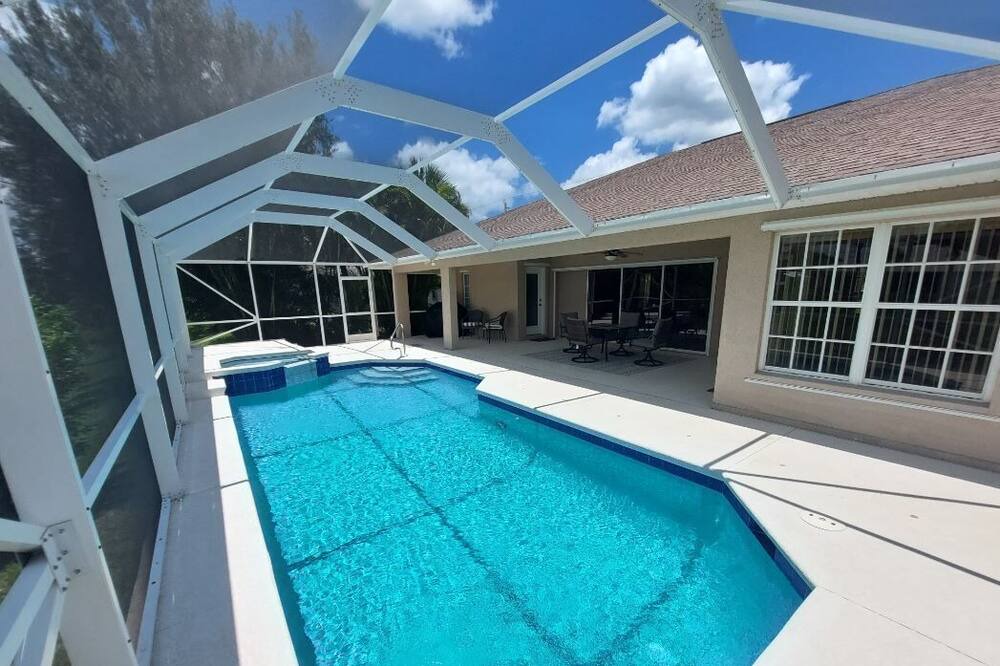 Photo of Outdoor in Sebastian Highlands