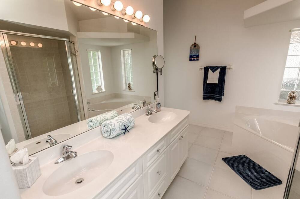 Photo of Bathroom in Sebastian Highlands