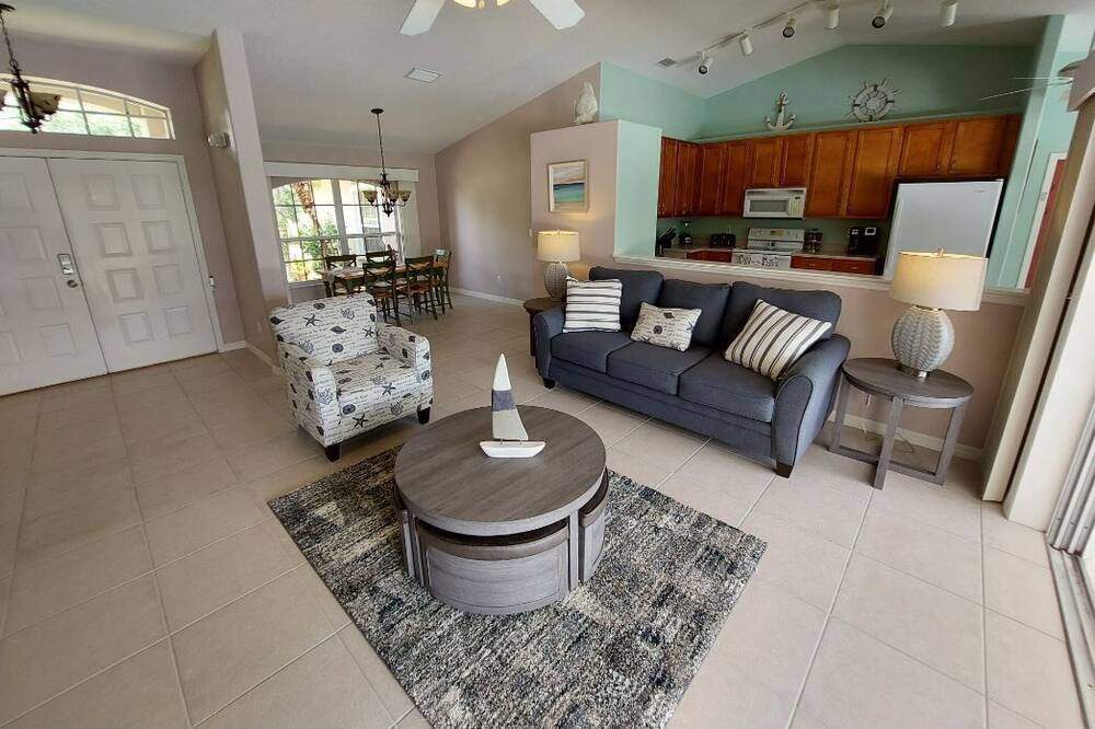 Photo of Livingroom in Sebastian Highlands