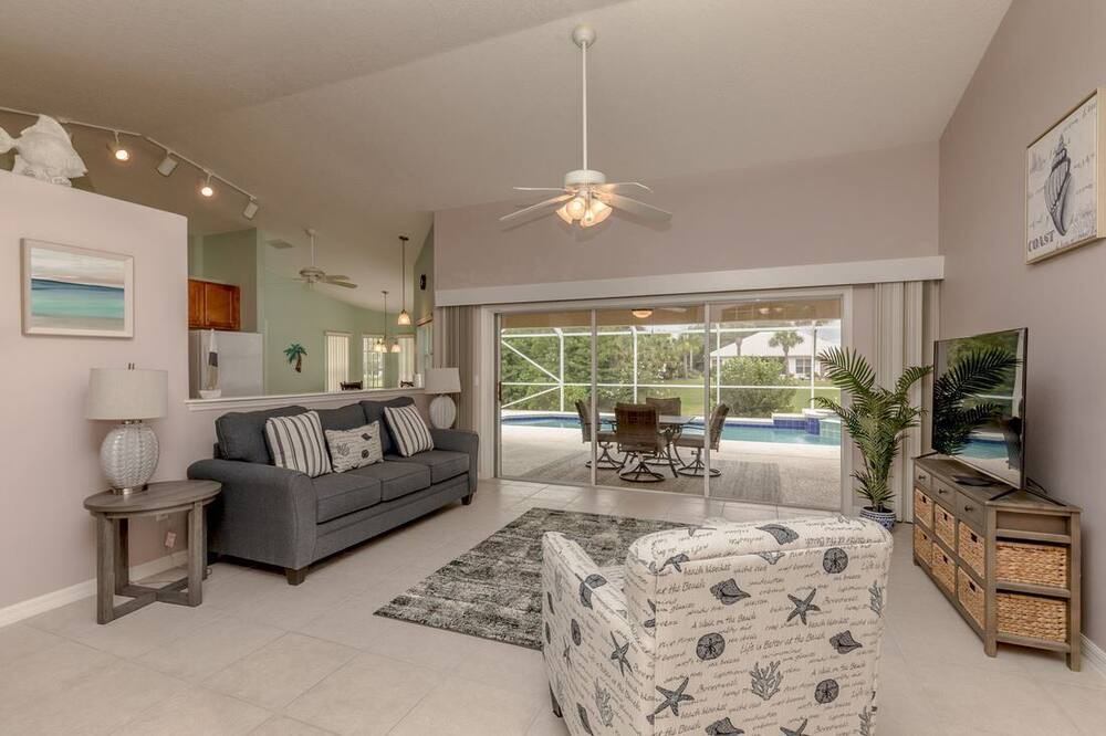 Photo of Livingroom in Sebastian Highlands