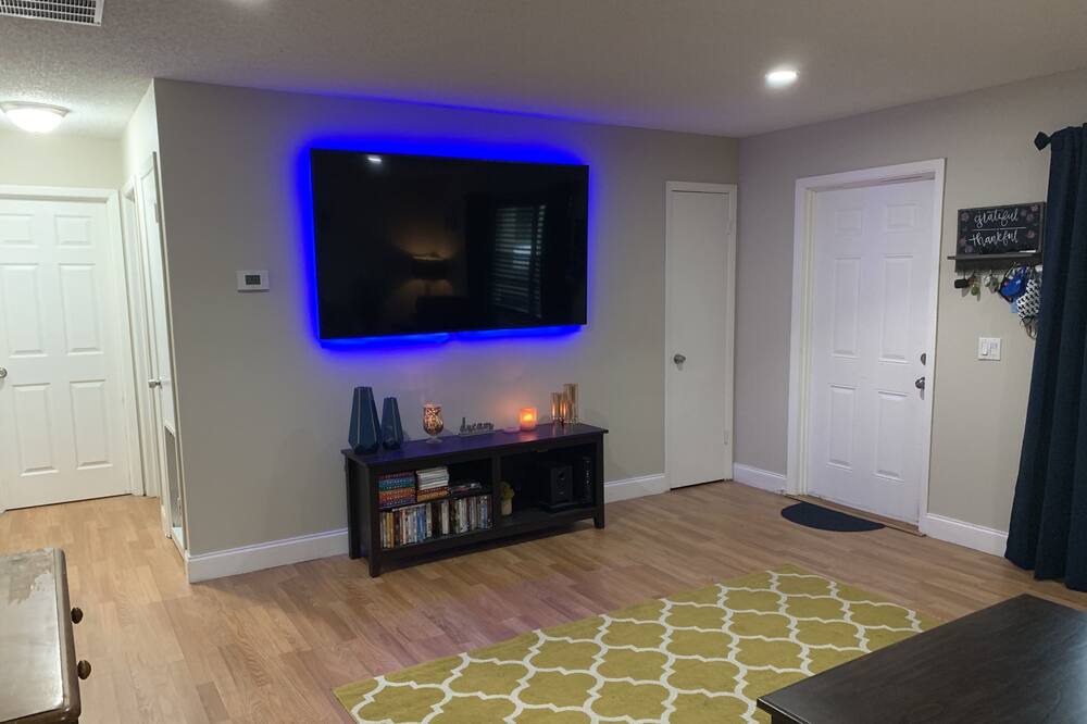 Photo of Livingroom in Okeechobee