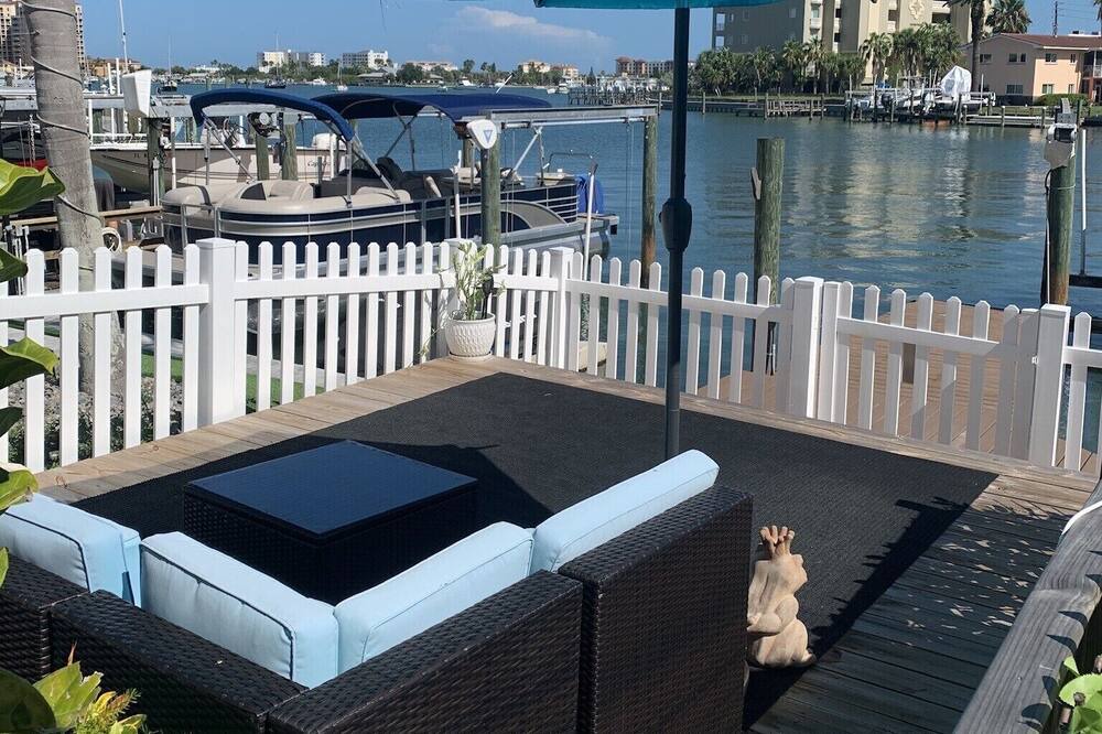 Photo of Patio Balcony in Island Estate