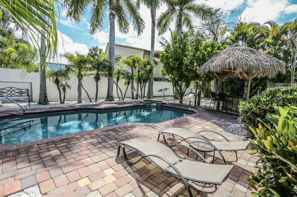 Photo of Outdoor in Mid Island