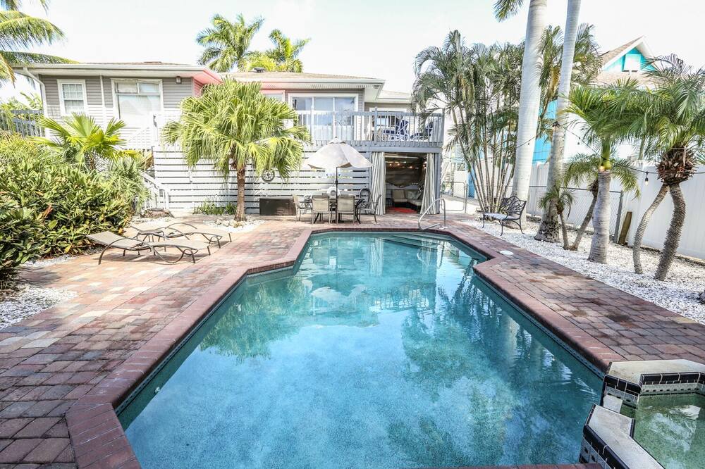 Photo of Outdoor in Mid Island