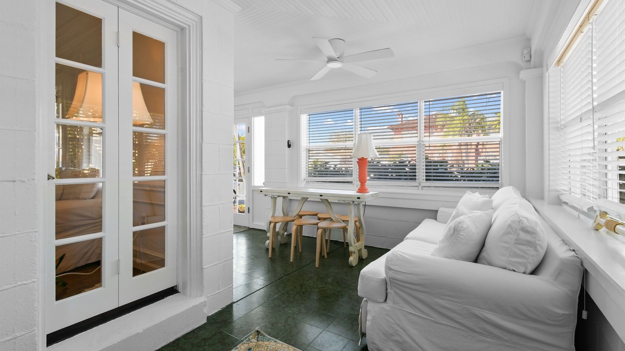 Photo of Livingroom in Lake Park