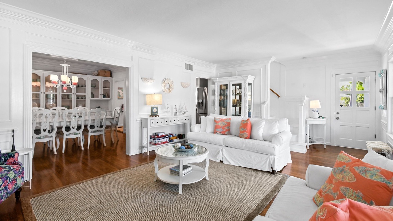 Photo of Livingroom in Lake Park