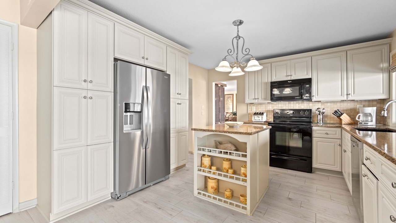 Photo of Kitchen in Isles of Capri