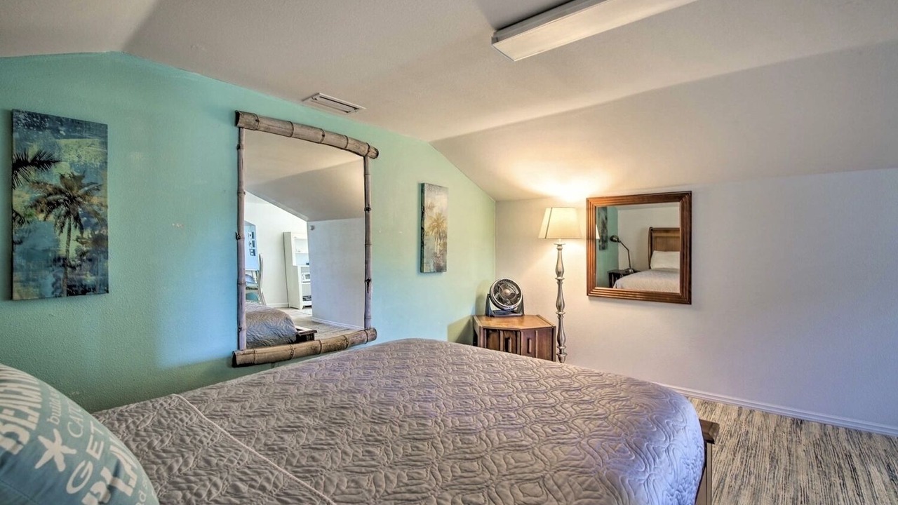 Photo of Bedroom in Palm Shores