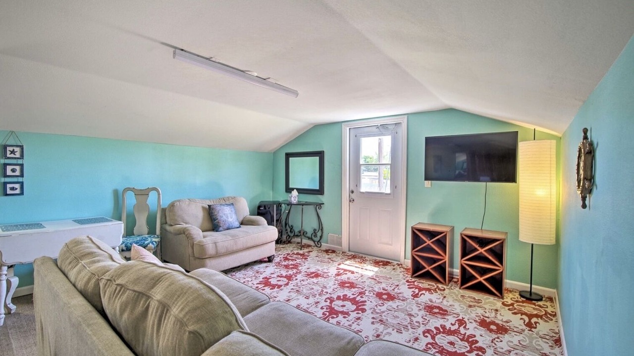 Photo of Livingroom in Palm Shores