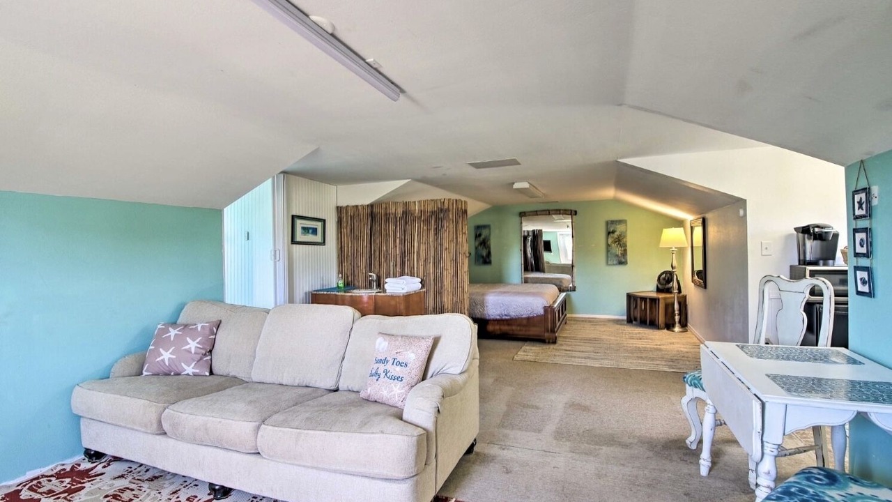 Photo of Livingroom in Palm Shores