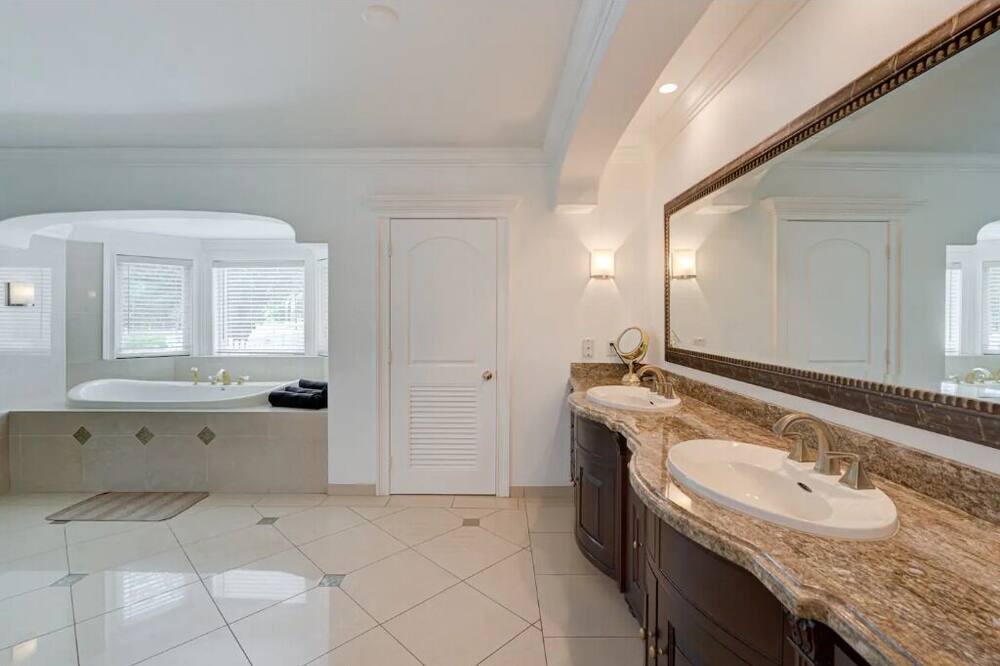 Photo of Bedroom in Davie