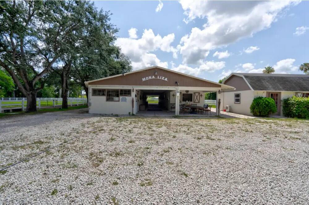 Photo of Outdoor in Davie