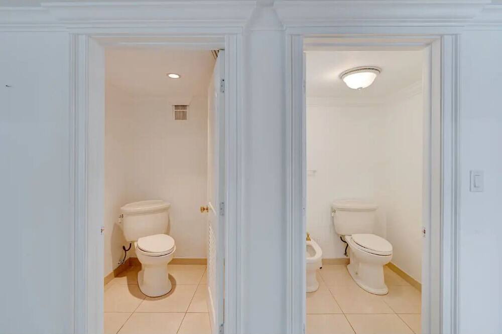 Photo of Bathroom in Davie