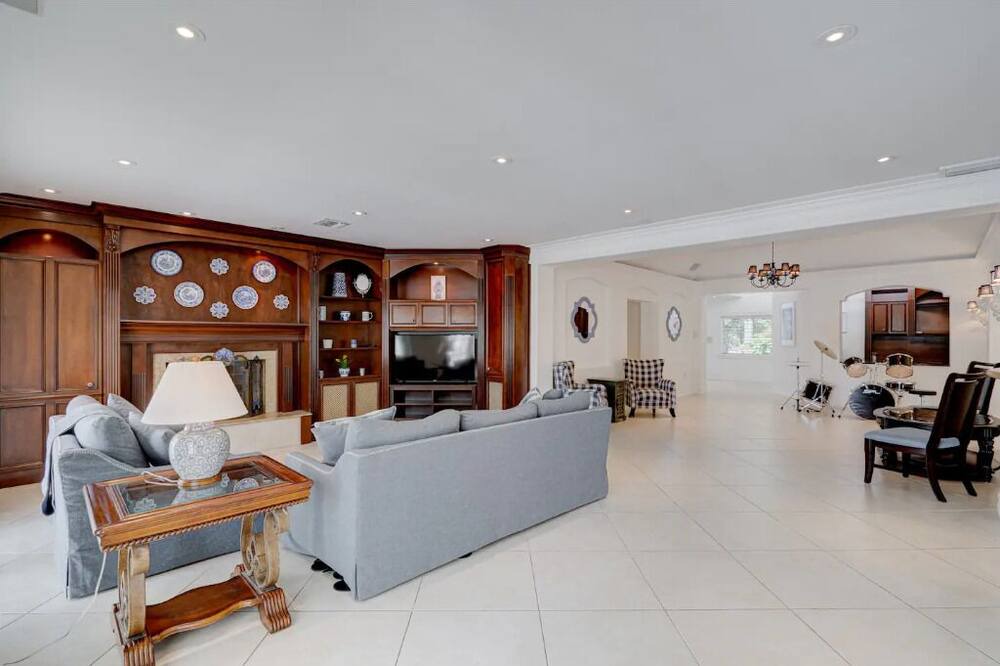 Photo of Livingroom in Davie