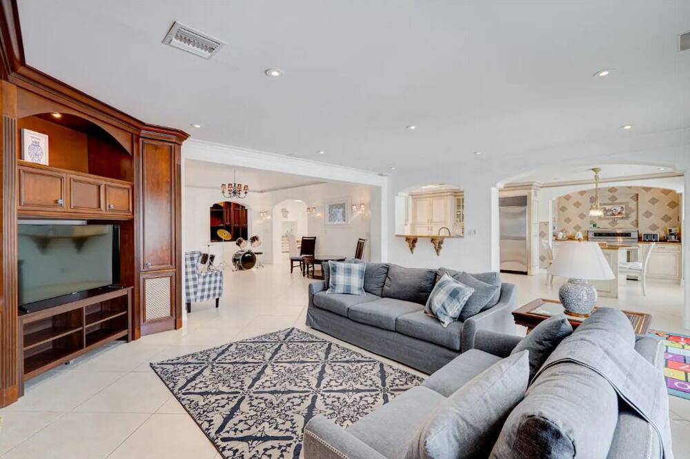Photo of Livingroom in Davie