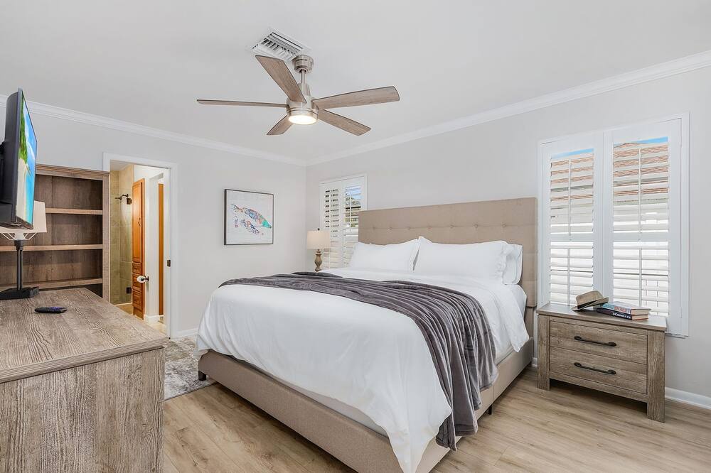 Photo of Bedroom in Palm River Estates