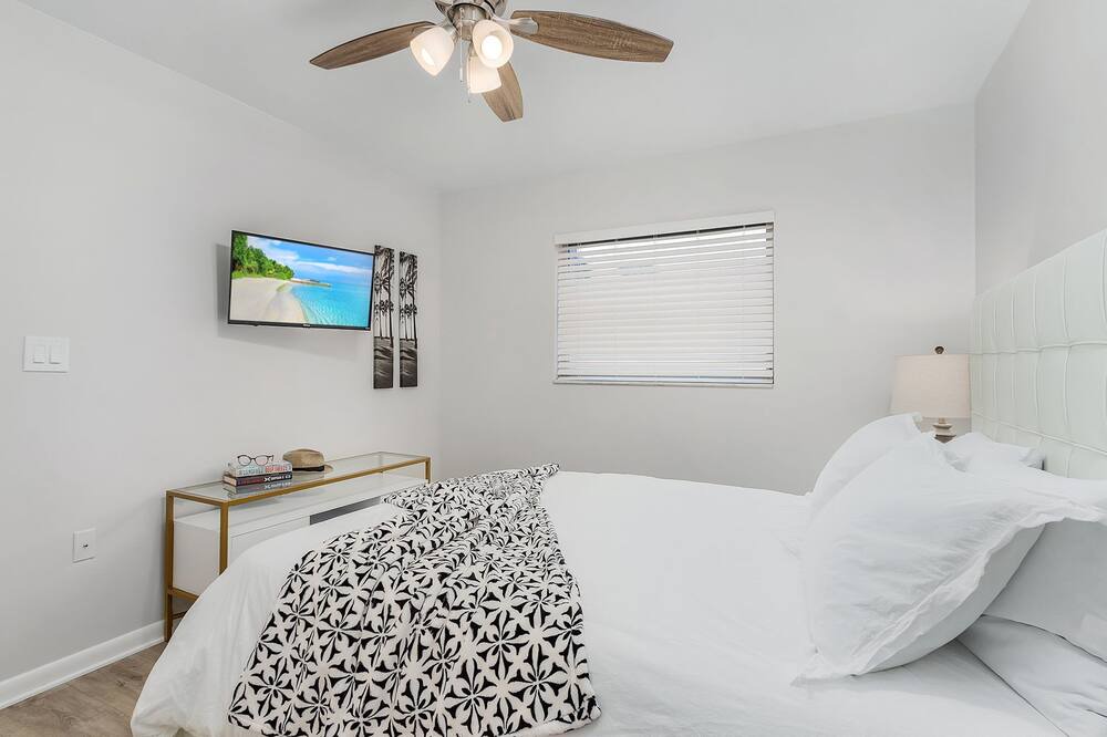 Photo of Bedroom in Palm River Estates