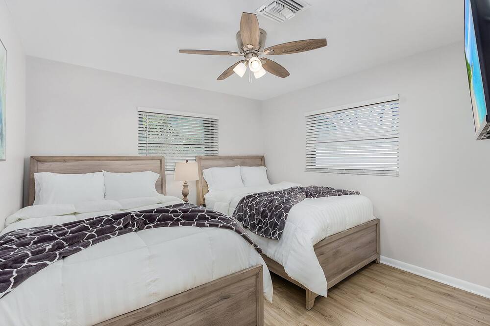 Photo of Bedroom in Palm River Estates