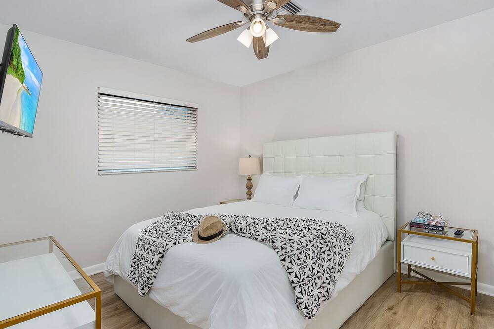 Photo of Bedroom in Palm River Estates