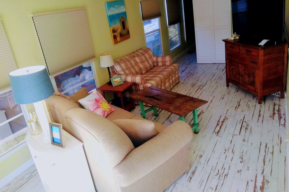 Photo of Livingroom in Hutchinson Island South