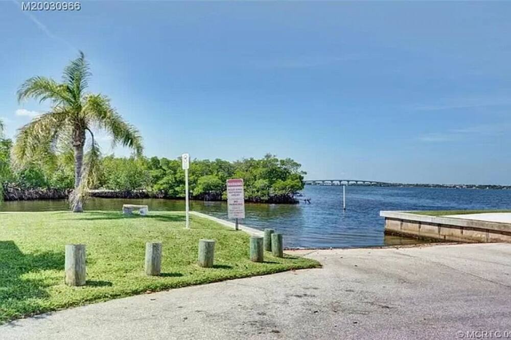 Photo of Others in Hutchinson Island South