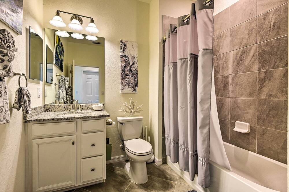 Photo of Bathroom in Lakewood Ranch