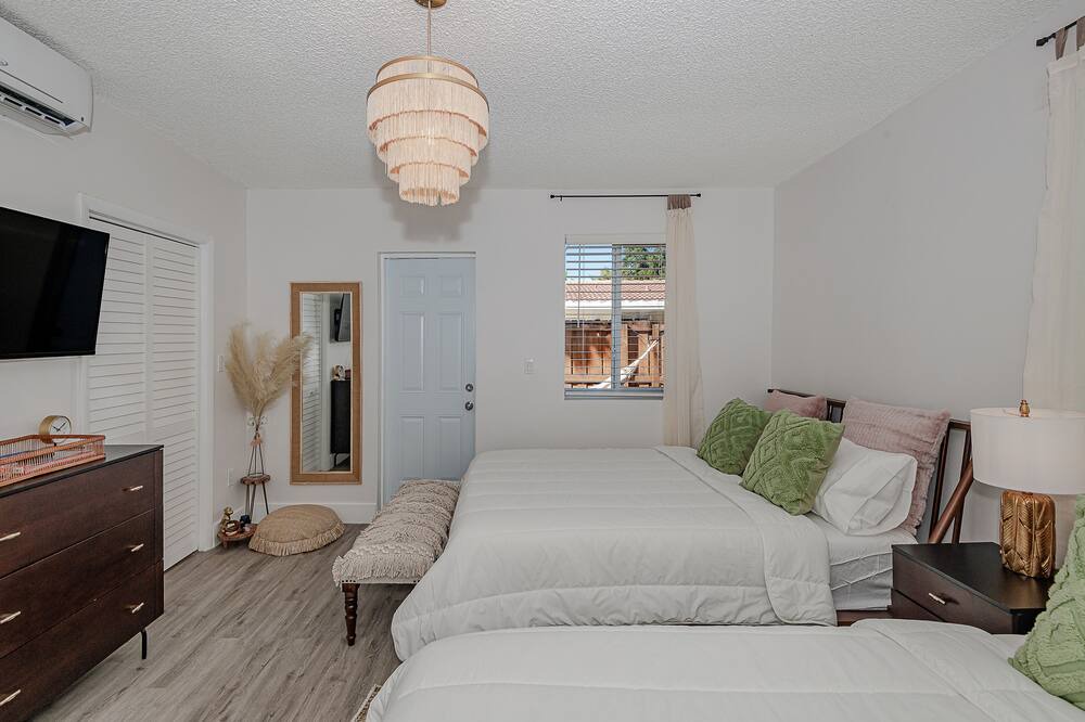 Photo of Bedroom in Coral Way