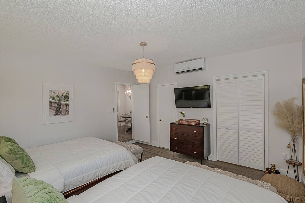 Photo of Bedroom in Coral Way
