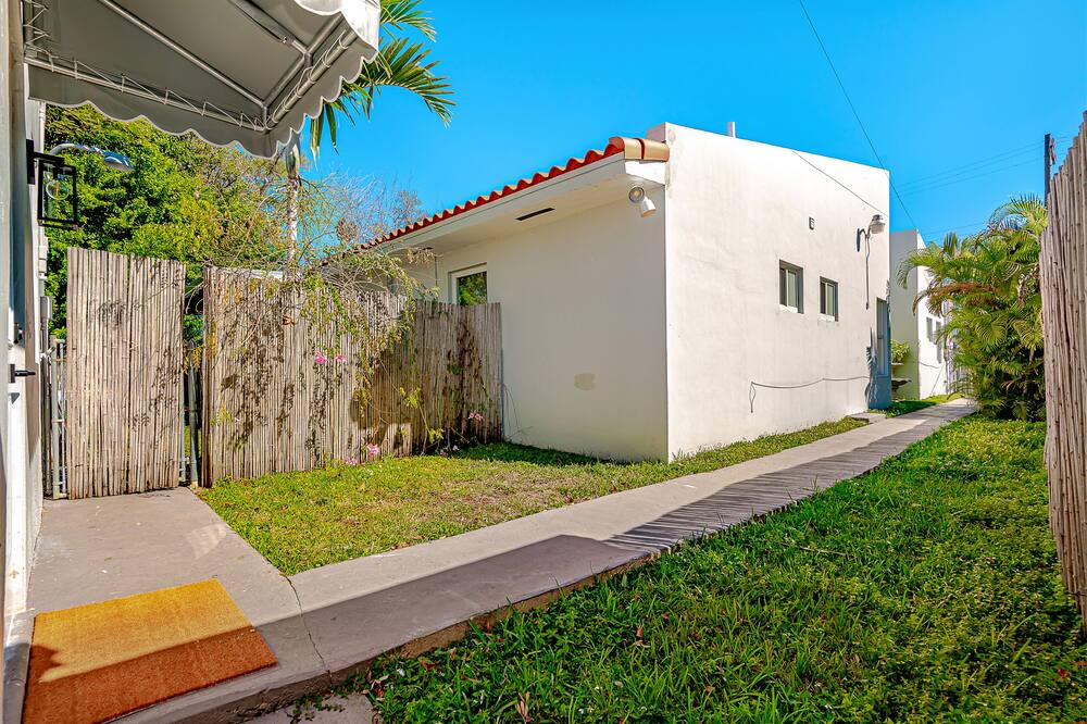 Photo of Outdoor in Coral Way