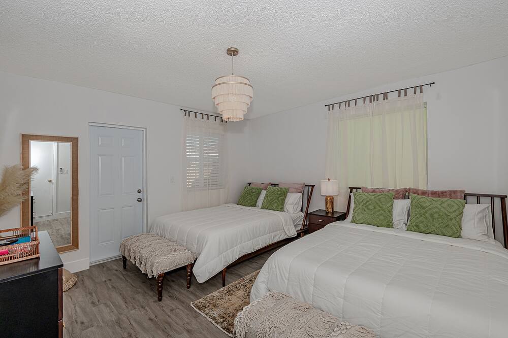 Photo of Bedroom in Coral Way