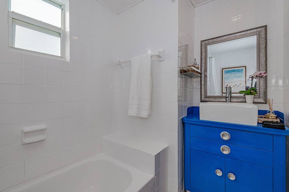 Photo of Bathroom in Coral Way