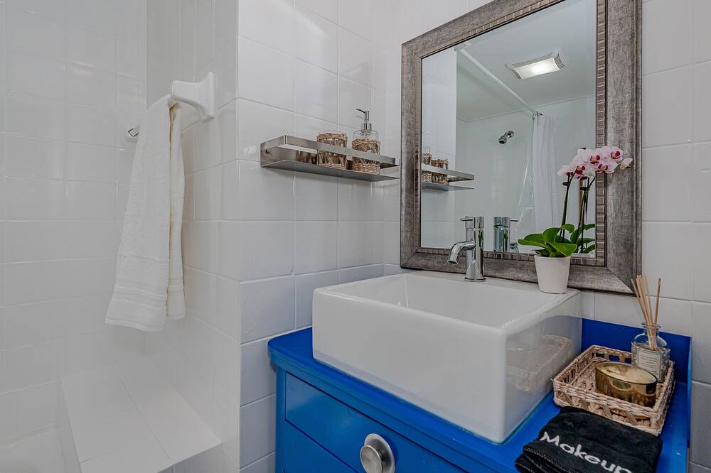 Photo of Bathroom in Coral Way