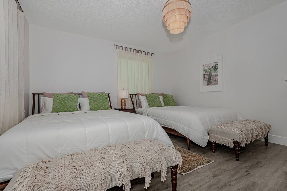 Photo of Bedroom in Coral Way