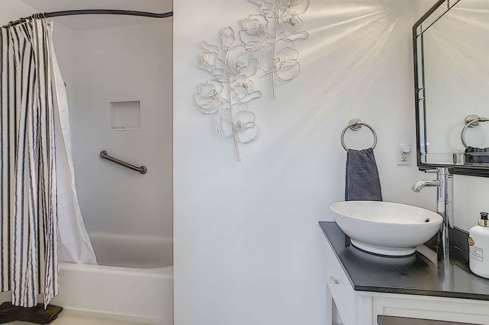 Photo of Bathroom in Southgate