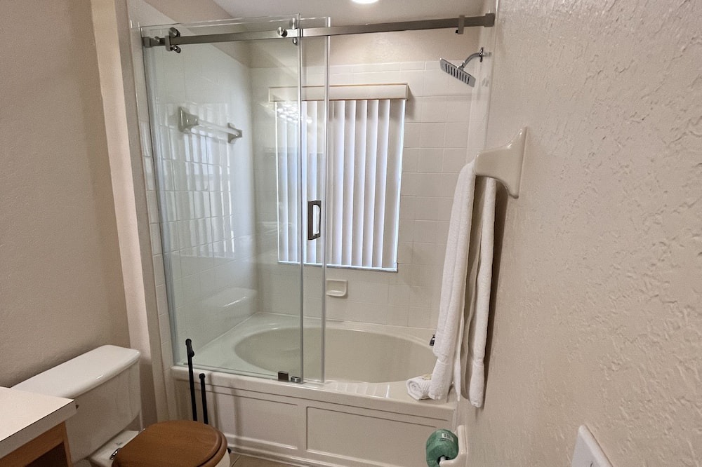Photo of Bathroom in Regal Palms
