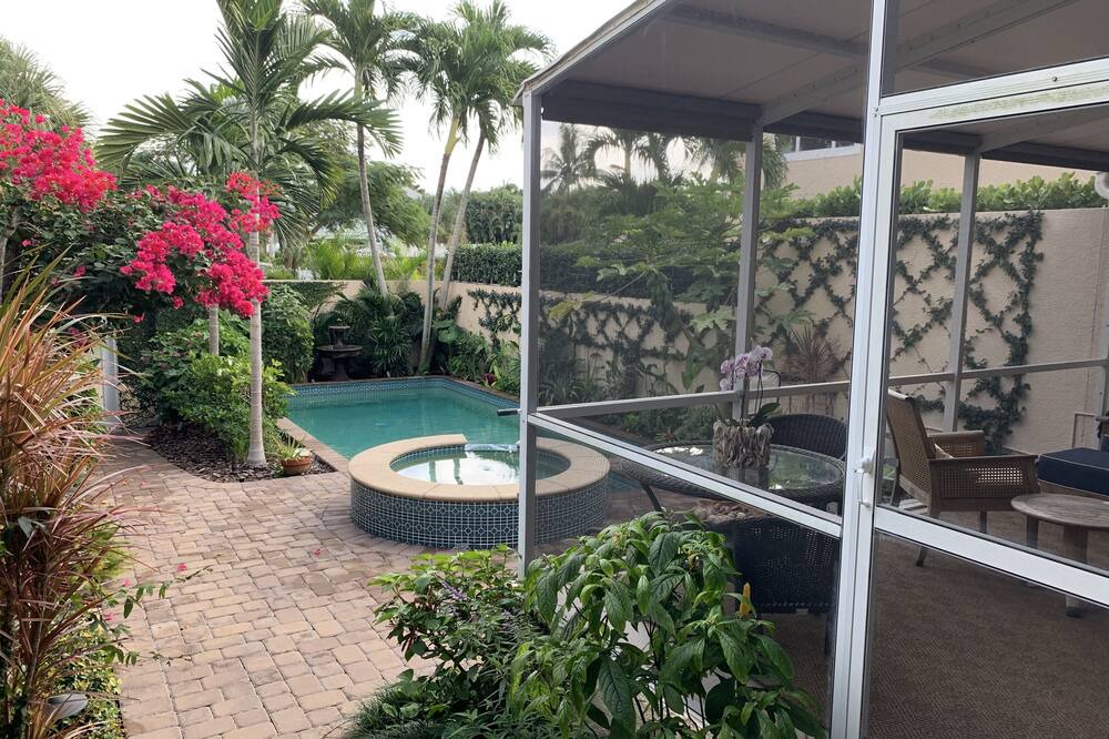 Photo of Outdoor in Old Naples