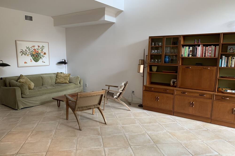 Photo of Livingroom in Old Naples